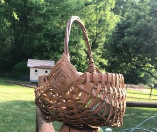 Old Vintage Primitive Woven Splint Oak Egg Gathering Buttocks Basket 16 " Long