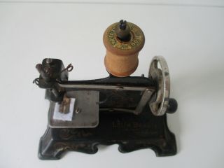 Antique German Trademark Toy child ' s sewing machine no.  41177 11