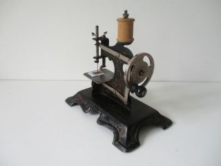 Antique German Trademark Toy child ' s sewing machine no.  41177 3