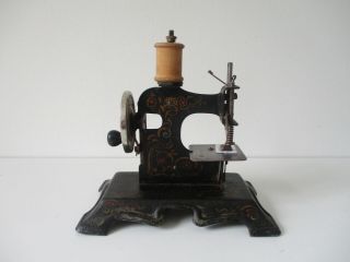 Antique German Trademark Toy child ' s sewing machine no.  41177 6