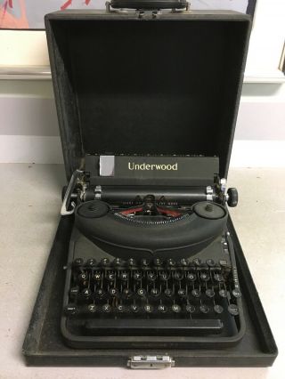 Vintage Underwood Noiseless 77 Portable Typewriter With Carrying Case -