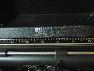Vtg 1936 ROYAL DELUXE MODEL PORTABLE TYPEWRITER SERIAL NUMBER A518523 4