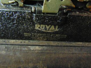 Vtg 1936 ROYAL DELUXE MODEL PORTABLE TYPEWRITER SERIAL NUMBER A518523 9