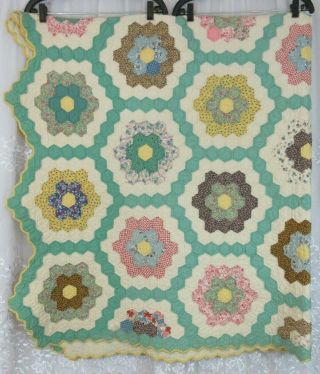 Antique 1920s Grandmothers Flower Garden Quilt Hand Stitched HoneyComb 70 