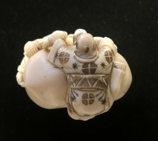 Netsuke Large Antique Signed Meiji Period 3