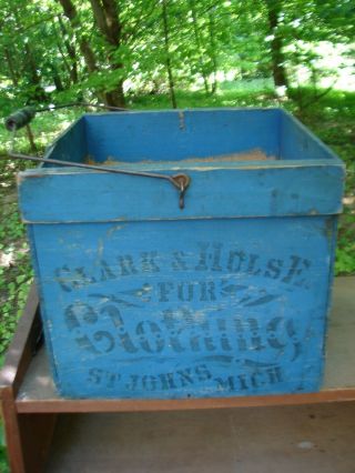 WOODEN ANTIQUE EGG CARRIER INCUBATOR ADVERISING CLARKE & HULSE St.  JOHNS MICH 2