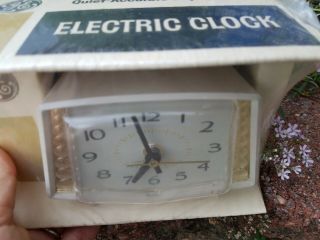 Vintage Mid Century Modern GE Electirc Clock Old Stock Sandalwood 10