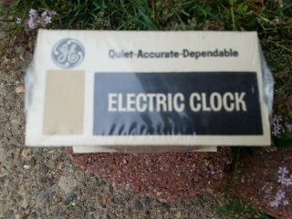 Vintage Mid Century Modern GE Electirc Clock Old Stock Sandalwood 2