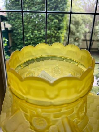 Extremely Rare Victorian Yellow Etched Oil Lamp Shade 7