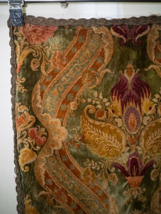 Victorian tapestry with center medallion 19th century. 3