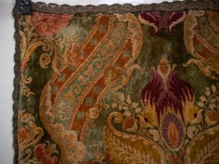 Victorian tapestry with center medallion 19th century. 4
