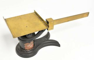 VINTAGE WEIS POSTAL SCALE CAST IRON BASE WITH BRASS INDUSTRIAL HOME DECOR 3