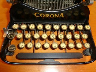 AWESOME ANTIQUE CORONA TYPEWRITER COMPANY 3 TYPEWRITER - PATENTED 1904 & 1910 2