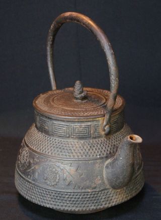 Japan Nambu Tetsubin Fuji iron kettle sand cast 1900s Japanese metal craft 2