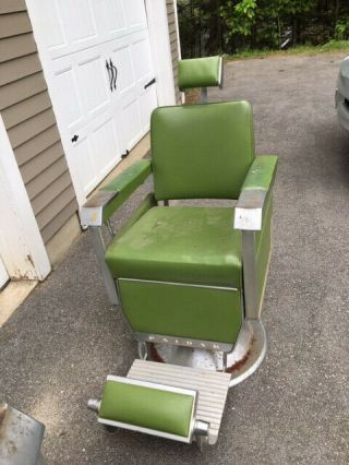 Paidar Vintage Barber Chairs 1967.  2 Chairs in for age. 2