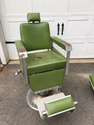 Paidar Vintage Barber Chairs 1967.  2 Chairs in for age. 3