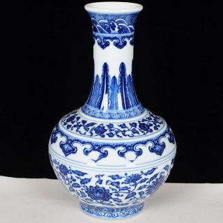 Chinese Blue And White Porcelain Bottle Vase Lotus Desig Vase Pot Jar Plate