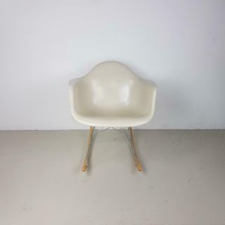 VINTAGE EAMES HERMAN MILLER RAR ROCKING CHAIR IN WHITE PARCHMENT 2602 2