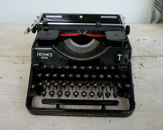 Hermes Media Typewriter Portable Vintage Typewriter with Case 1930s typewriter 2