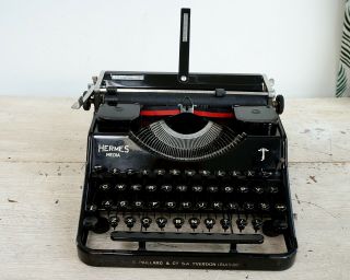 Hermes Media Typewriter Portable Vintage Typewriter with Case 1930s typewriter 3