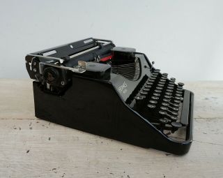 Hermes Media Typewriter Portable Vintage Typewriter with Case 1930s typewriter 4