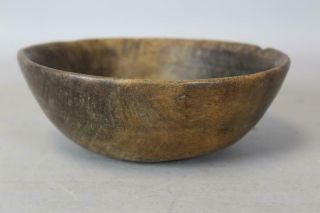 RARE LATE 17TH C PILGRIM TURNED AND HAND HEWN WOODEN BOWL IN BIRCH OLD SURFACE 2