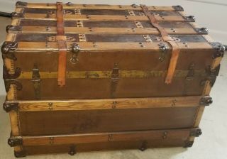 Frank Lohr Steamer Trunk made in Freeport,  IL 519 34 5