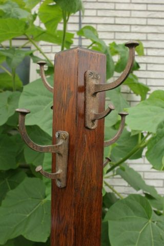 Arts and Crafts Tiger Oak Mission Hat/Coat Rack,  Circa 1910 - 1915 5