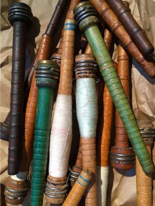 100 Vintage antique wood wooden spindles bobbins spools for sewing looms 2