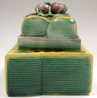 rare Chinese porcelain box Chinese Sancai qianlong mk & period 18th c Qing china 3