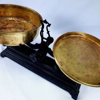 Vintage Antique Scale Cast Iron Portee MAX 5kg Brass Copper Pans 2