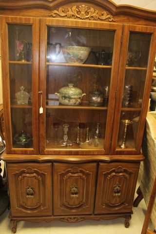 Bernhardt One Pc French Provincial China Cabinet