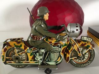 CKO/Arnold tin clockwork military motorcycle,  1935,  Tin Toys Germany,  RIFLE 3