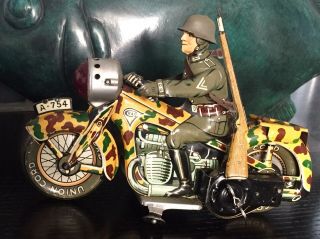 CKO/Arnold tin clockwork military motorcycle,  1935,  Tin Toys Germany,  RIFLE 5