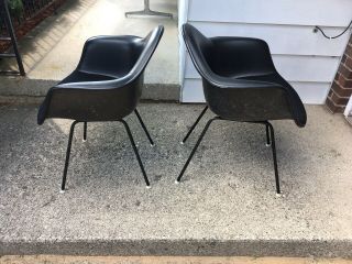 Charles Eames Herman Miller Fiberglass Side Shell Chair Pair In Girard Black 2