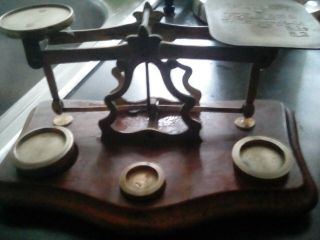 Antique Postal Scale For Letters,  With 1oz,  2 Oz,  And 4 Oz Weights.
