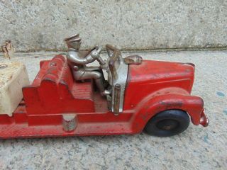 VINTAGE HUBLEY CAST IRON FIRETRUCK 13 1/2 INCHES 4