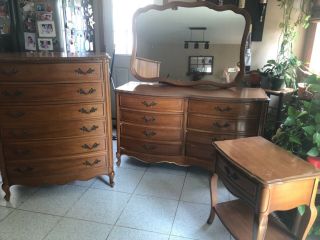 Antique Dixie French Provincial Bedroom Furniture