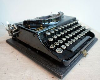 1938 Smith Premier Home Portable typewriter.  Classic1930s typewriter 3