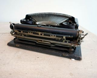 1938 Smith Premier Home Portable typewriter.  Classic1930s typewriter 5