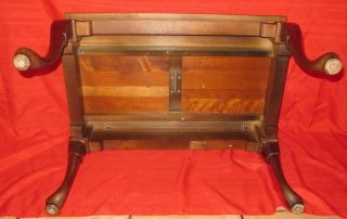 Gordon ' s Cherry Wood Queen Anne Style End Table With 2 Pull Out Tray 10