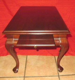 Gordon ' s Cherry Wood Queen Anne Style End Table With 2 Pull Out Tray 4
