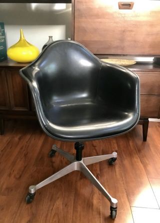 Mid Century Eames Herman Miller Adjustable Drafting Swivel Shell Chair