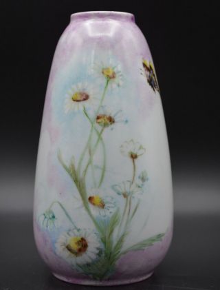 German Art Deco Fraureuth Vase,  Fine Handpainted Butterfly Daisy 1928 - 1935