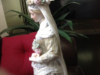 ANTIQUE FRENCH PORCELAIN FIGURE OF A WOMEN CIRCA 1860 WOW 7