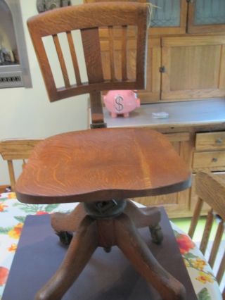 Antique/vintage Oak Adjustable,  Swivel,  Casters Office/ Indust.  Secretary Chair