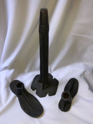 Antique Cast Iron Shoe Cobbler Stand With 2 Shoe Molds
