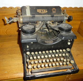 Antique Dusty / Dirty Royal Typewriter - Needs Serviced -