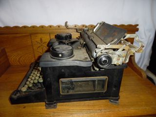 Antique DUSTY / DIRTY Royal Typewriter - Needs Serviced - 5