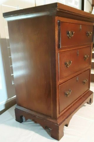 Vintage CRAFTIQUE 3 - Drawer Solid Mahogany Chippendale - Style Nighstand 3